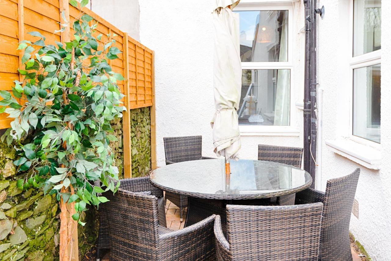 Willows-Cardiff Guest House Extérieur photo